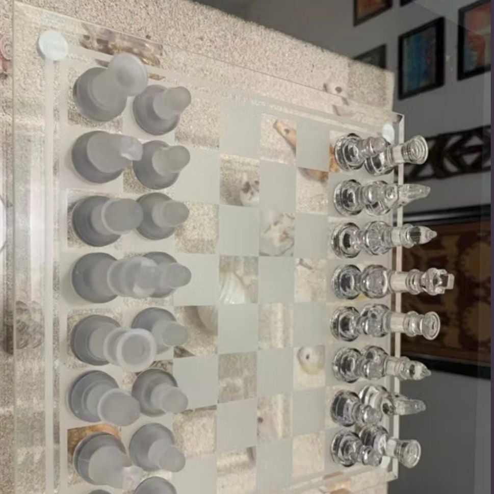 Luxury Glass Chess Set – Modern Frosted & Clear Pieces