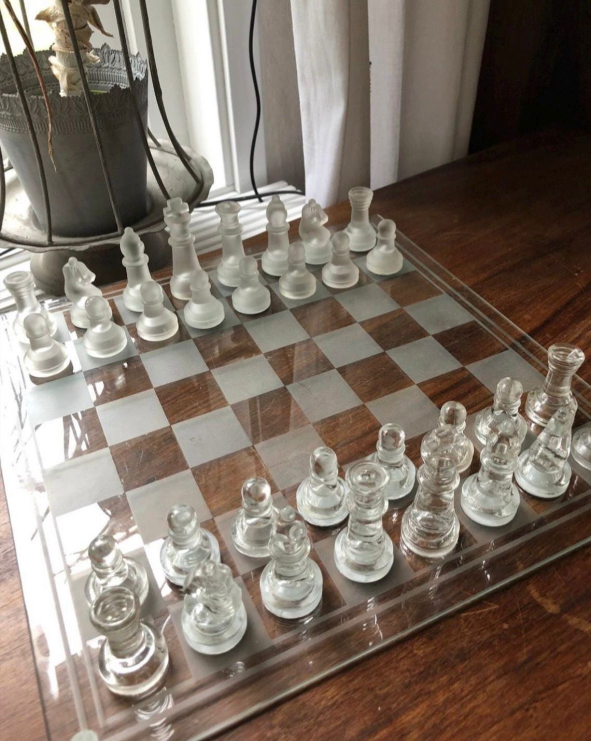 Luxury Glass Chess Set – Modern Frosted & Clear Pieces