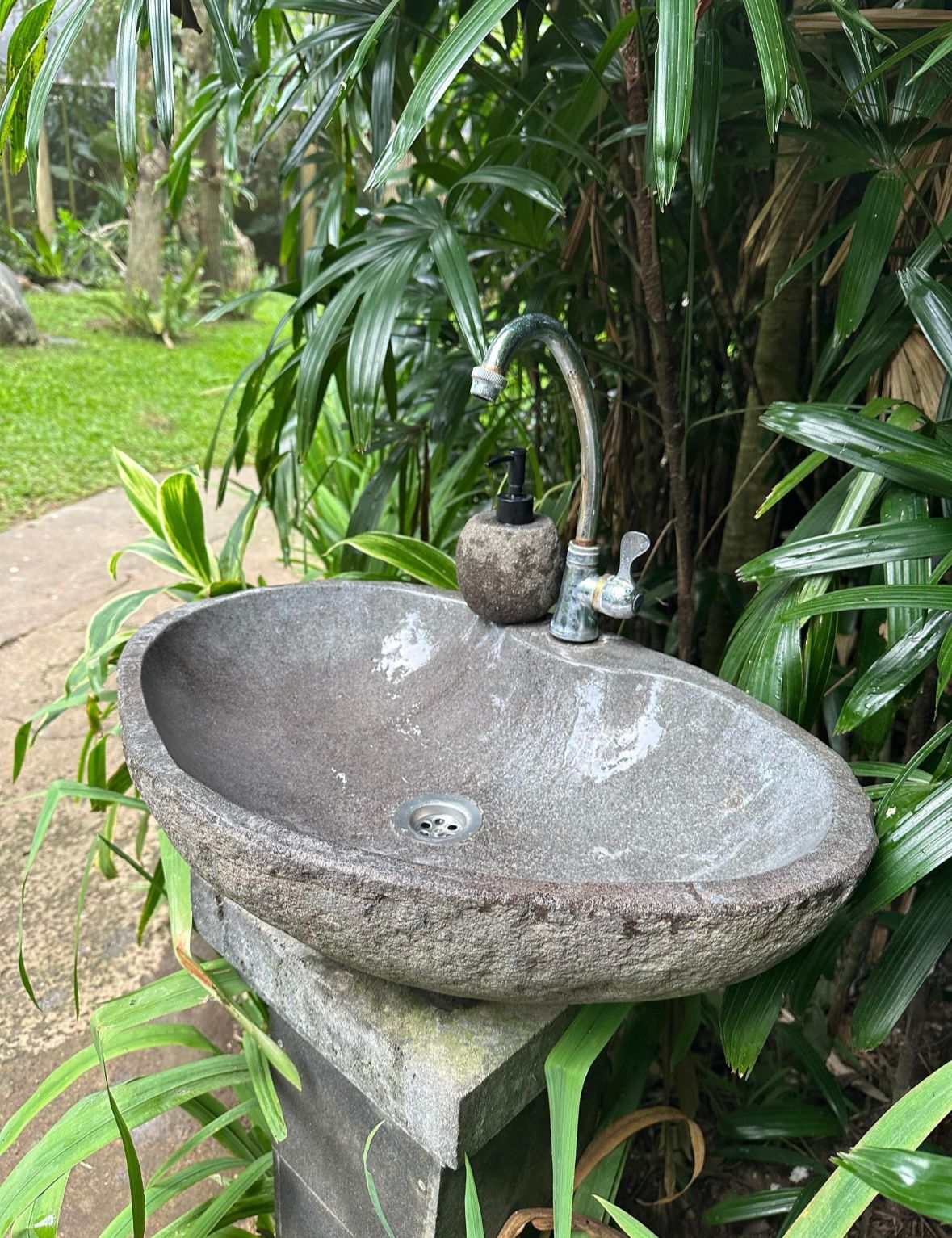 Natural River Stone Sink – Handcrafted Stone Vessel Basin for Bathroom Vanity, Rustic Washbasin, Unique Stone Bathroom Sink